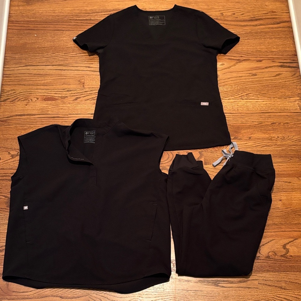 Figs Black Scrub Set